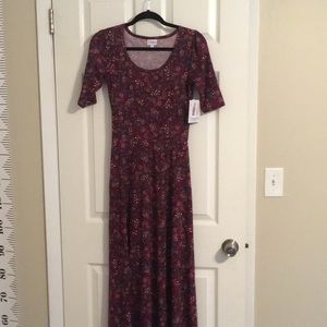 XS Lularoe Anna. Burgundy